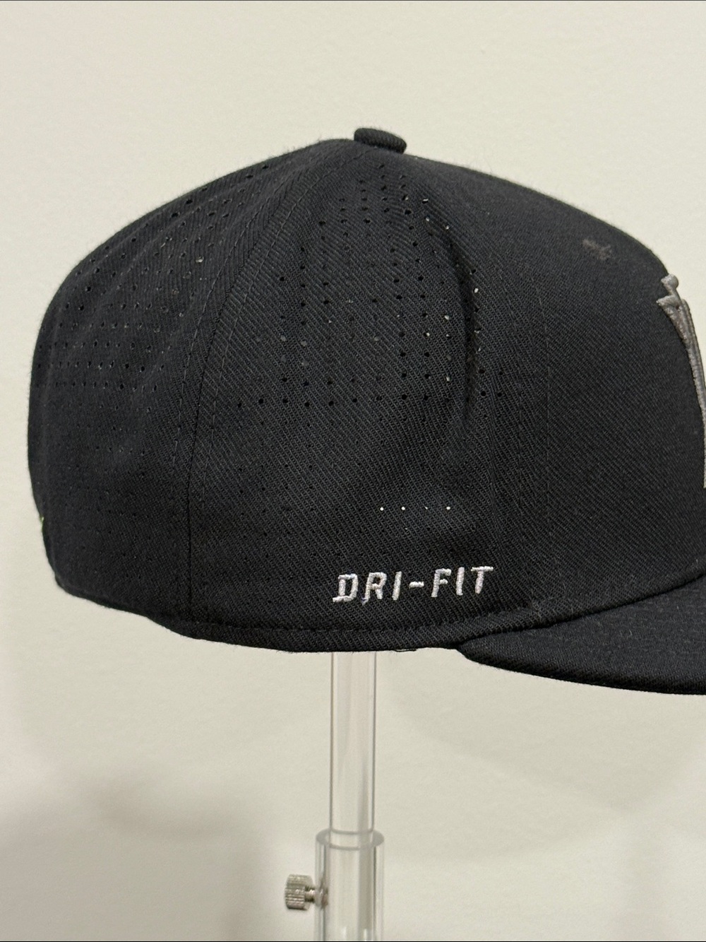 Nike True Vapor Fitted Dri-Fit Black Embroidered Cap with Grey "BSBL" Logo M/L - Picture 4 of 12